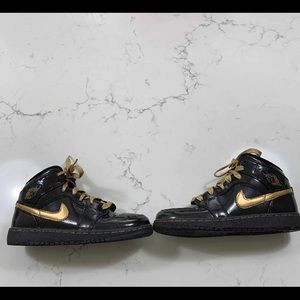 Jordan 1 mid 🚫sold🚫